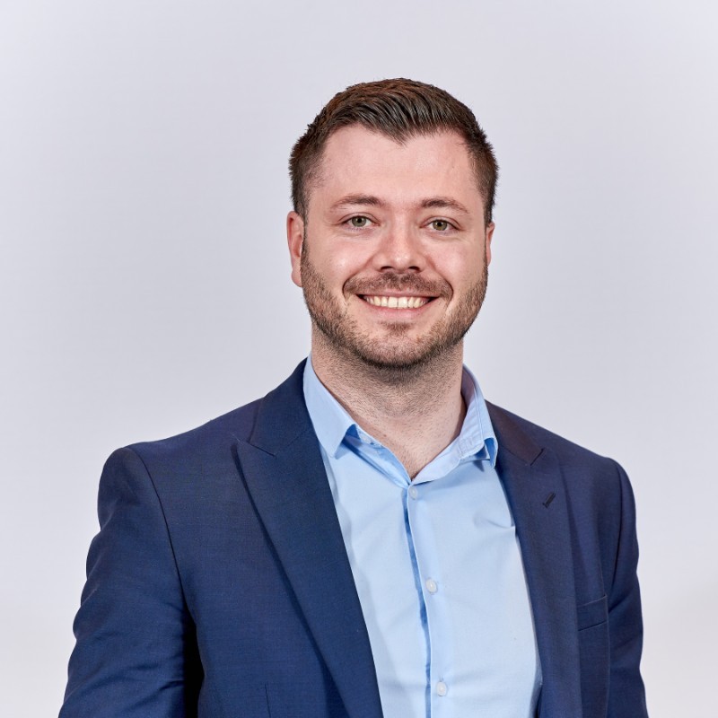 Matthew Insley Headshot